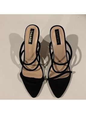 Like New She & In Faux Suede Black Strappy Slide In 4” Heel Sandal - Sz  42 Euro